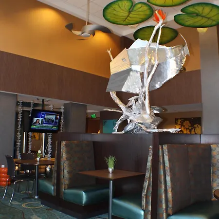 Best Western Plus Chain Of Lakes Inn & Suites 